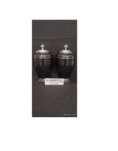 Brassworld อินเดียโกศเผาศพสีดำทองเหลืองพร้อมอุปกรณ์สำหรับงานศพ - Product Image 1