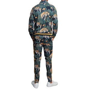 Chándal ajustado de poliéster transpirable de alta calidad, ropa deportiva para correr, conjunto de chándal sublimado para hombre al por mayor - Product Image 3