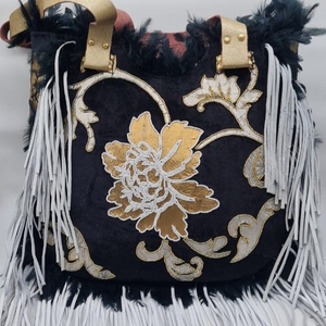 Sac fourre-tout vintage pour femme avec broderie florale ethnique, pompon perlé et logo personnalisé - Product Image 1