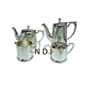 กาต้มน้ำโลหะสำหรับเสิร์ฟกาแฟและชาเคลือบเงาอุปกรณ์บนโต๊ะอาหารดีไซน์ทำด้วยมือคุณภาพสูง - Product Image 1