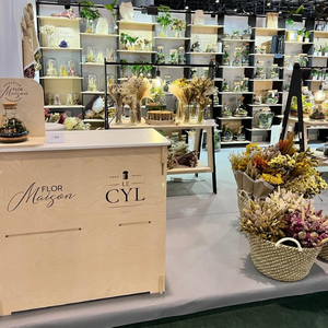 โต๊ะต้อนรับและโต๊ะแผนกต้อนรับทำจากไม้เนื้อแข็งปรับแต่งได้พร้อมดีไซน์แบบเรียบง่ายสำหรับร้านเสริมสวยในโรงแรมสำนักงาน - Product Image 6