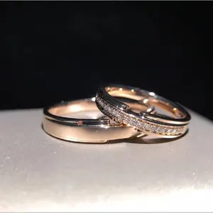 Real Gold Jewelry Solid 18K Rose Gold Female Male WeddingバンドRing Natural Diamond Couple Ring Set