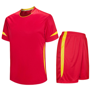 Tenue de football 2026 de haute qualité, maillot et short de football professionnels, designs personnalisés, logo, ensembles de football 100% polyester - Product Image 1
