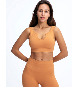 Sujetador deportivo y mallas sin costuras para mujer, ropa activa de la mejor calidad con diseño personalizado y estampado - Product Image 4