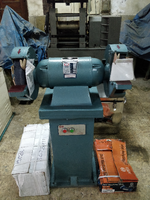 Machine à meuler sur socle, robuste et fiable, en provenance d'Inde