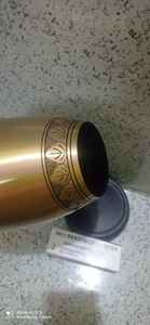 L'urne de crémation en laiton faite à la main avec gravure de feuille Brassworld India fournit des fournitures funéraires de qualité supérieure, y compris des couvercles - Product Image 2