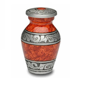 Urnes de crémation indiennes faites à la main avec finition en étain Urnes de crémation classiques de meilleure qualité fabriquées en Inde - Product Image 6