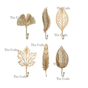 Ensemble de cinq crochets décoratifs muraux de différentes tailles et formes pour les meilleures ventes - Product Image 4