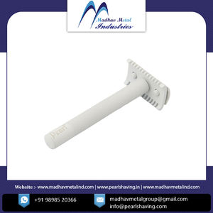 Maquinilla de Afeitar de Doble Filo Ajustable Pearl para Hombre con Mango de Latón y Hojas de Acero Inoxidable - Uso Profesional en Barberías - Product Image 2