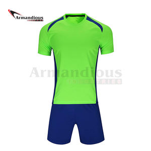 Nuevo conjunto de uniforme de fútbol de manga corta Unisex personalizado, corte automático, sublimación, Impresión de uniforme de fútbol - Product Image 5