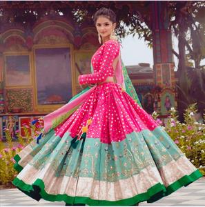 การเย็บปักถักร้อยแบบตาข่ายสำหรับเจ้าสาว,การผลิต Lehenga จากปากีสถาน - Product Image 2