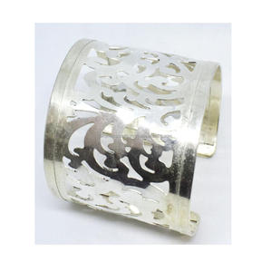 Nouvelle collection Hiver 2024 : Bijoux en laiton de style français pour femme, manchette ethnique en laiton imprimé, bracelet manchette en laiton - Product Image 1