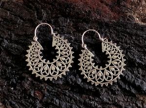 Pendientes de Aro Plateados Modernos 2023 para Mujer, Venta al Por Mayor Personalizada para Regalos de Boda, Estilo Bohemio con Perlas y Diamantes como Piedras Principales - Product Image 2