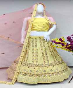 Designer lourd indien Lehenga Choli avec chemisier multi coloré à bas prix lavage en Machine nettoyage à sec vêtement ethnique Alphanumero - Product Image 5