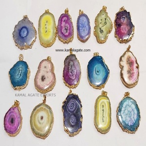 Pendentif en agate plaqué or fait à la main collier tranche d'agate bleue sculptée pierre semi-précieuse d'agate naturelle pierre artisanale - Product Image 2