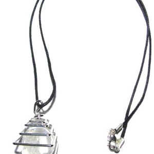 Pendentifs en quartz cristallin de bonne qualité : Pendentifs en quartz cristallin à vendre - Product Image 1