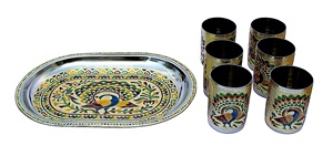 Plateau en acier décoré de paons Meenakari avec un ensemble de 6 verres – Pièce décorative de collection, idéale comme cadeau de retour, verre Meenakari avec plateau - Product Image 3