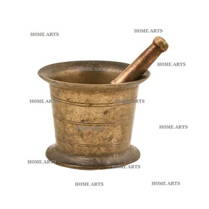 Mortier en laiton fait à la main, outils pour herbes et épices, mortier et pilon de forme ronde au design antique du fabricant en Inde - Product Image 4