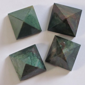 Meilleure valeur de pyramides d'agate fantaisie: pyramides d'agate fantaisie à vendre pyramides en pierre de guérison en gros - Product Image 1