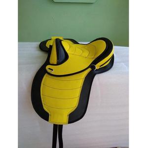 Selle d'équitation sans arceau synthétique souple de qualité supérieure, rembourrée et confortable - Product Image 1