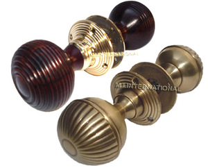 Meilleurs boutons de conception en métal décoratifs pour porte de bureau d'intérieur Boutons d'armoire et poignées de tiroir fabriqués à la main pour application dans la cuisine - Product Image 3