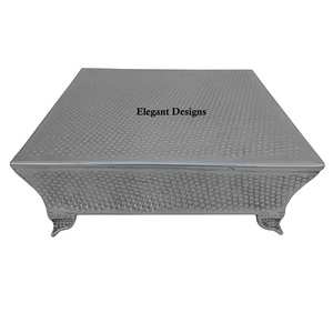 ชุดแท่นวางเค้กโลหะเคลือบผงสีขาวดีไซน์โบราณทำด้วยมือสุดหรูเครื่องมือวางบนโต๊ะเค้กโลหะสามชิ้น - Product Image 5