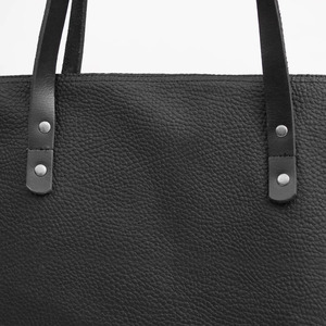 Fabriqué à la main en cuir de vachette Top Grain en cuir véritable fourre-tout noir sac à fermeture éclair polyvalent pour toutes les saisons-été hiver printemps automne - Product Image 2
