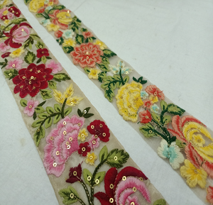 Rubans et dentelles brodés à la main sur mesure, à motifs floraux et ethniques indiens, en tailles et couleurs assorties pour robe de mariée Desi - Product Image 1