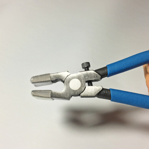 Tang Kaca Baja Paduan Karbon Tinggi Kelas Industri dengan Selubung Karet untuk Pemotongan Keramik Ubin OEM/ODM Dapat Disesuaikan Merek FUJIYA - Product Image 2