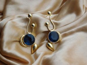 Pendientes de tuerca de piedra chapada en oro hechos a mano para niñas y mujeres, aretes de latón, novedad, venta al por mayor - Product Image 4