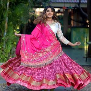 Atractivo Lehenga Choli con Estampado Digital para Fiestas o Bodas, con Borde de Encaje Colgante y Trabajo Latakan, a Bajo Precio - Product Image 2