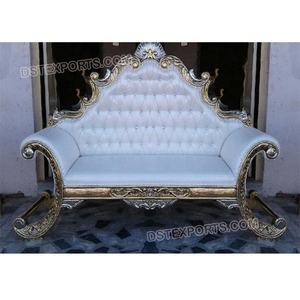 Canapé en or traditionnel pour mariage, Set de luxe, motif diamant, styliste d'inspiration de mariage, Queen, New York - Product Image 5