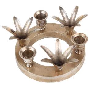 Bougeoir à trois en métal fait à la main avec un design de fleurs à la mode Nouvelle finition de haute qualité pour un usage domestique ou des décorations de Noël - Product Image 2