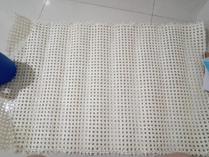 ราคาโรงงานจัดส่งที่รวดเร็วธรรมชาติ1/2เปิดตาข่ายหวายอ้อย Webbing ม้วนทอ Webbing อ้อยสำหรับการทำเฟอร์นิเจอร์99GD - Product Image 2