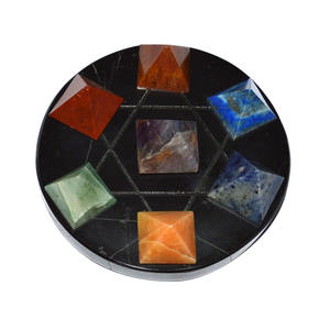 7 pirámides de Chakra en el David de la estrella con Base negra - Product Image 1