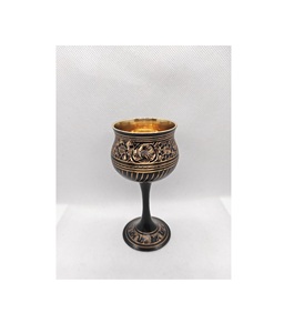 Forniture per chiesa di calice incisa in ottone nero e dorato - Product Image 1