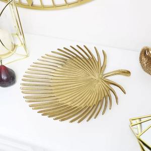 ถาดตกแต่งและเสิร์ฟรูปใบไม้คุณภาพสูงพร้อมตกแต่งสีทองสําหรับบ้านและร้านอาหาร - Product Image 1