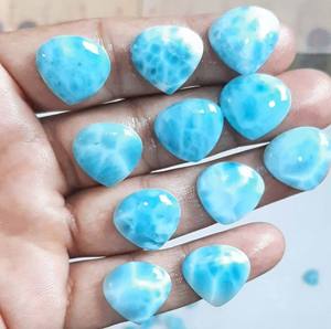 Pierre précieuse sculptée en coeur de Larimar à l'aspect élevé 15mm pierre précieuse de Cabochon en vrac lisse à Aura pierre précieuse de guérison pour la fabrication de bijoux coupés - Product Image 1