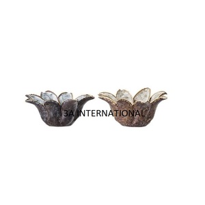 Vela de latón de tendencia superior, diseño clásico votivo para decoración de puertas, uso de pilar de vela de hueso en flor, vela de Metal votiva - Product Image 1