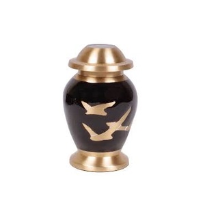 Vente chaude de haute qualité fabriqués à la main prêts à expédier des souvenirs de crémation en laiton pour les restes humains fabricant indien d'urnes - Product Image 3