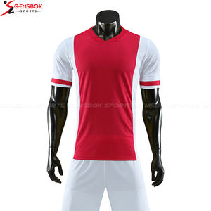 Uniforme de fútbol personalizado de alta calidad para hombres Jersey de ropa deportiva Lisa para jugadores de fútbol profesionales - Product Image 3