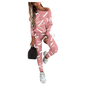 Traje de patrón de serigrafía completa de diseño personalizado para mujer Vestido de 2 piezas para moda de invierno Logotipo incluido - Product Image 1