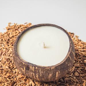 Velas Decorativas Aromáticas de Cera Vegetal Natural en Mitades de Cáscaras de Coco de Vietnam - Product Image 6