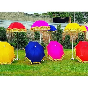 Deslumbrantes Sombrillas de Terciopelo Modernas y Portátiles para Cabina de Fotos de Boda con Decoración de Borlas y Diseño Colorido para Bodas y Eventos de Mehndi - Product Image 1