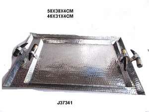 Plateau de service rectangulaire en aluminium martelé avec poignée en corne, vente en gros, finition mate polie, plateau de service à prix raisonnable - Product Image 2