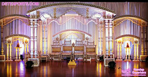 Mandap Floral para Bodas del Palacio de la Reina Dorada, Maravilloso Mandap de Boda Indio Raj Mahal, Mandap de Fusión de Bodas del Sur de la India, Irlanda - Product Image 5