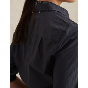 คลาสสิกพอดีแขนยาวปุ่มขึ้นเสื้อผู้หญิงที่มีคุณภาพพรีเมี่ยมที่ดีที่สุดสำหรับ Unisex ขายส่งผลิตภัณฑ์ - Product Image 3