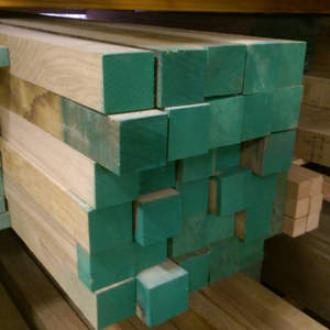 Madera de Roble Macizo Secada al Horno, Cuadrados de Madera de 50 mm x 50 mm x Varias Longitudes - Product Image 3