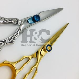 Tijeras de peluquero de acero inoxidable japonesas profesionales al por mayor diseño de punta de hoja afilada para uso en peluquería sostenible - Product Image 3