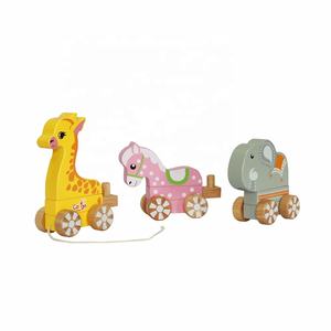 Jouet de train à tirer pour enfants avec des formes d'animaux en bois et en caoutchouc Emballage de boîte avec logo imprimé pour bébés - Product Image 1